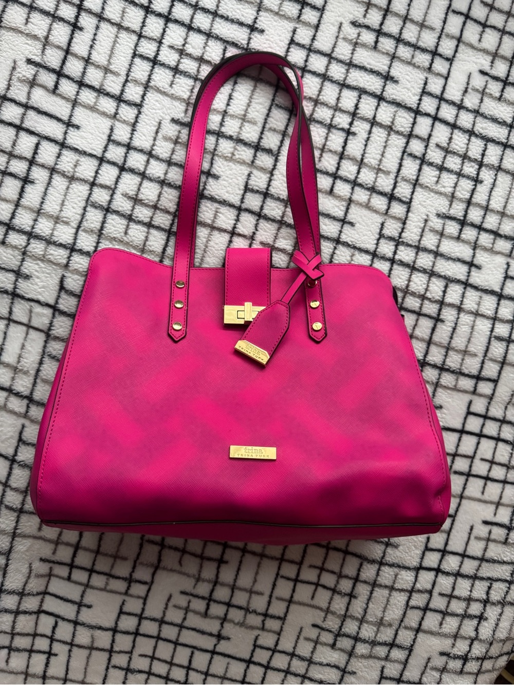Trina Turk Magenta Pink Structured Shoulder Bag Tote Gold Hardware Turnlock